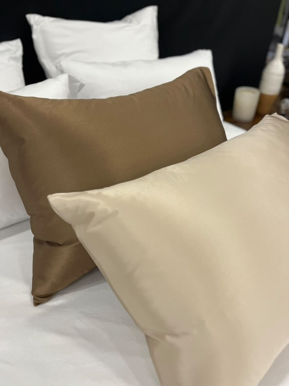 Taie d'oreiller en soie rectangle caramel