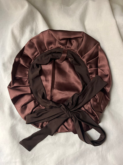 Bonnet en satin de soie chocolat